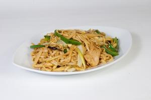 Restované šanghajské nudle s vepřovým masem